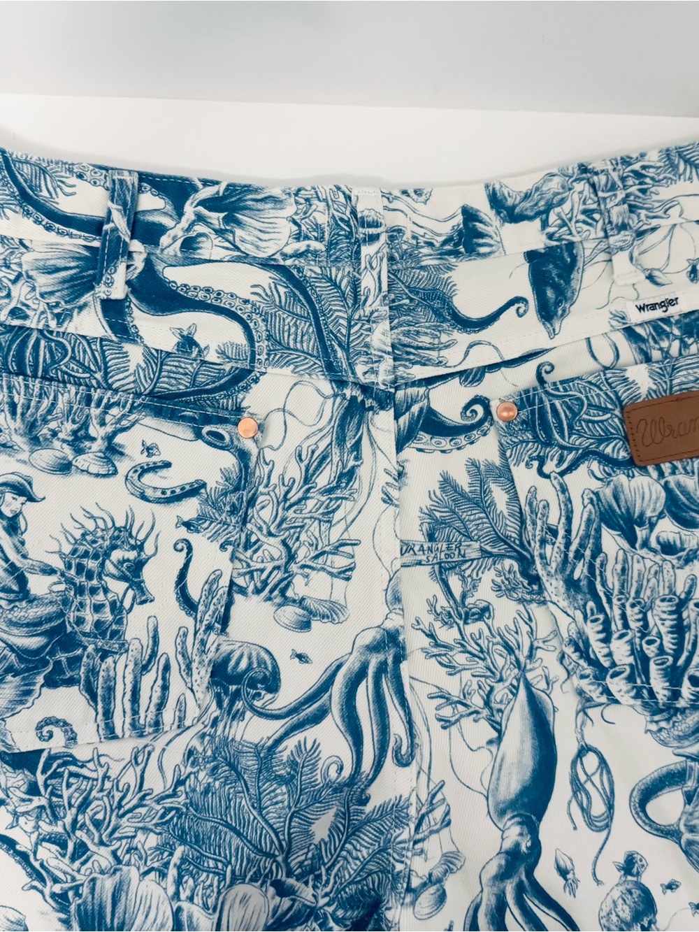 Wrangler Women’s High Rise Nautical Print Wanderer Flare Jeans 34 x 32 Blue - Picture 4 of 15